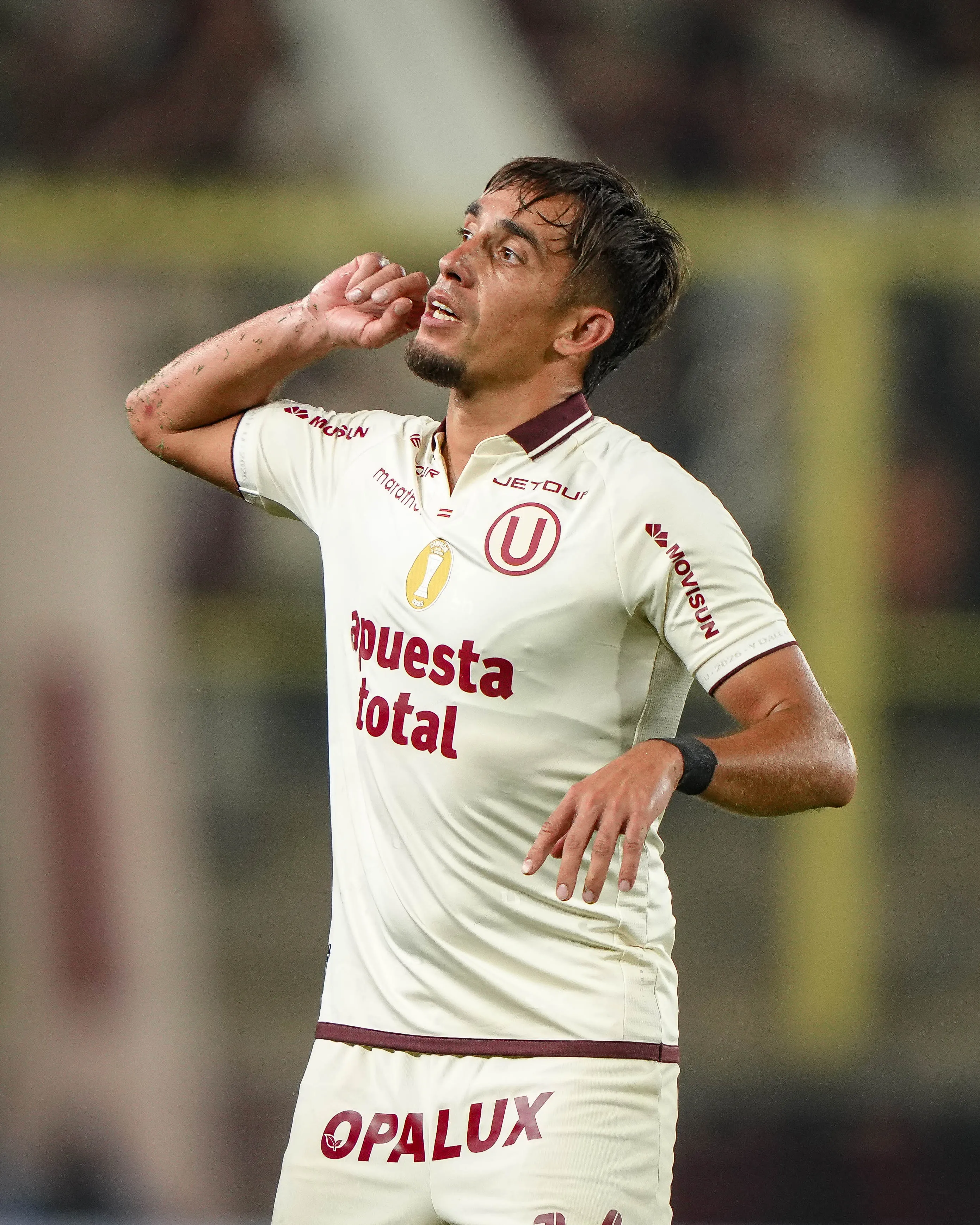 Martín Pérez Guedes festejando su gol con Universitario en el estadio Monumental. (Foto: Liga 1)