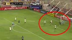 Coquimbo Unido aprovecha error de Williams Riveros y anota el 1-0 ante Universitario.