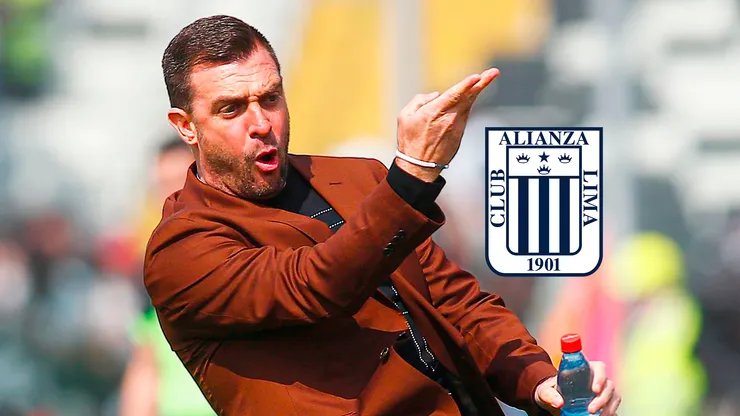 Pablo Guede y el escudo de Alianza Lima.