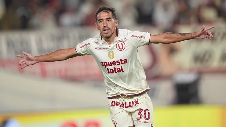 Lisandro Azulgaray celebrando su tanto ante UTC.