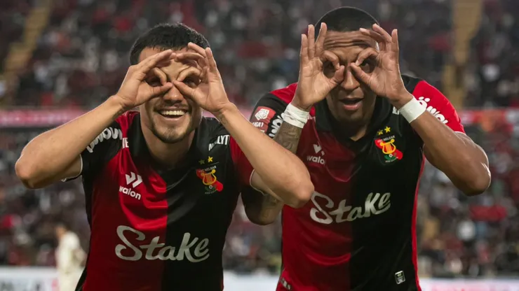 Jugadores de FBC Melgar celebrando hoy ante Universitario.