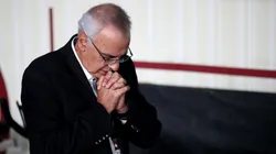 Jorge Fossati rezando.