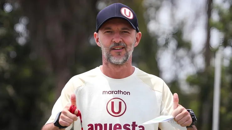 Javier Rabanal durante su último entrenamiento con Universitario.