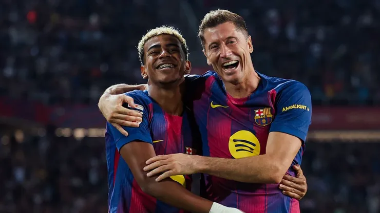 Lamine Yamal y Robert Lewandowski, las dos figuras de ataque que tiene FC Barcelona.