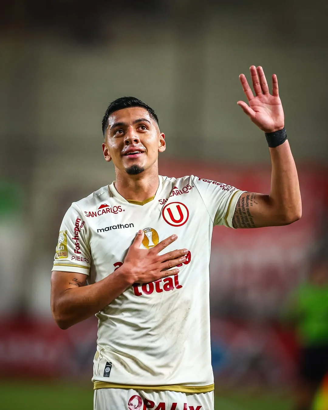 César Inga jugando con Universitario. (Foto: Universitario)