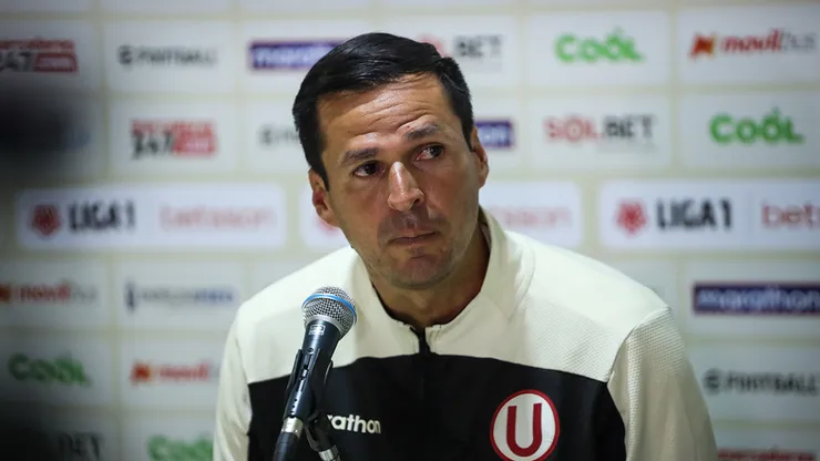 Jorge Araujo podría quedarse como DT de Universitario.