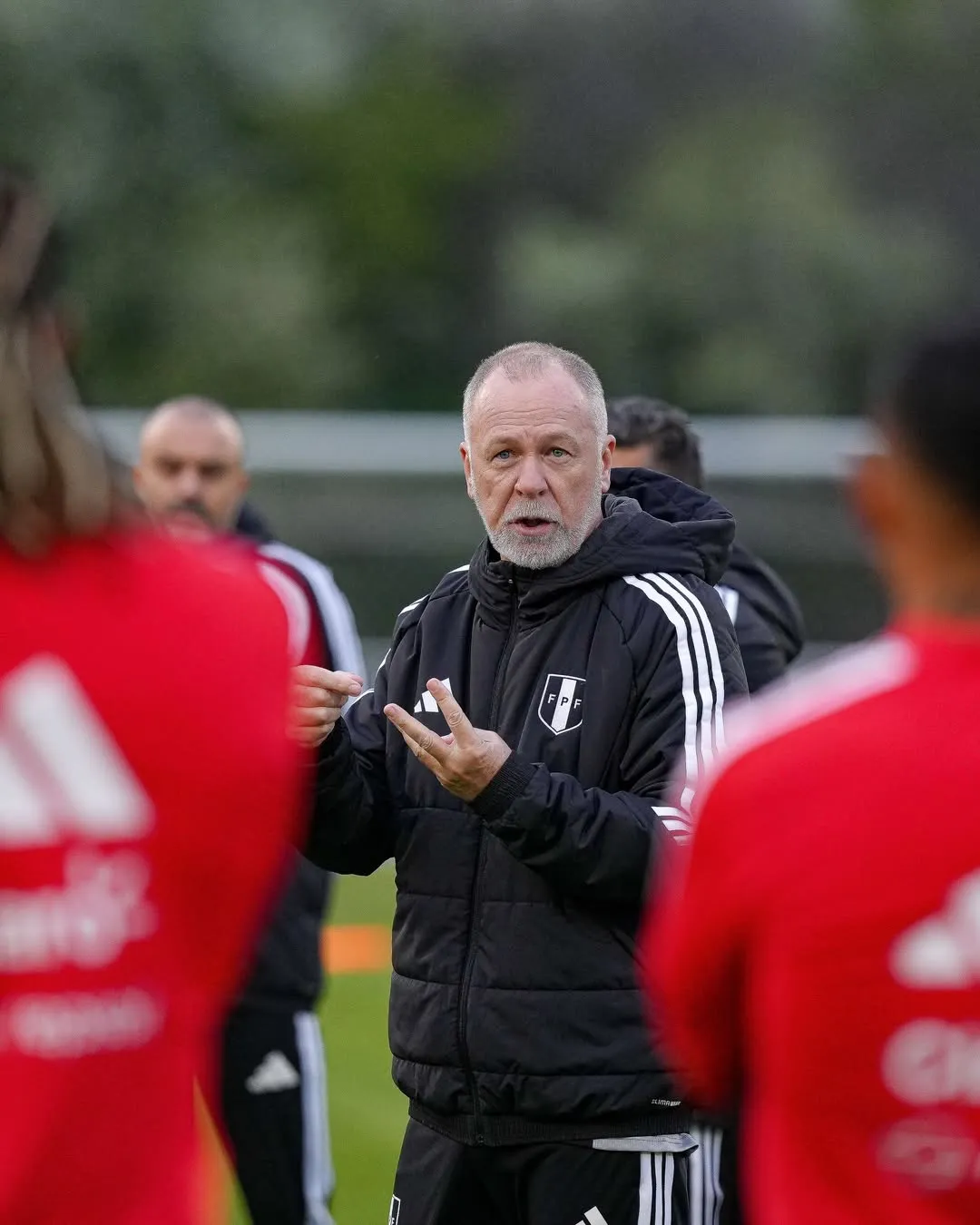 Mano Menezes durante un entrenamiento de la Selección Peruana. (Foto: La Bicolor)