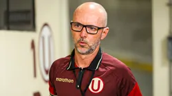 Javier Rabanal dirigiendo a Universitario en el Monumental ante Coquimbo Unido por la Copa Libertadores.