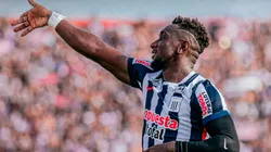 Eryc Castillo celebrando hoy ante Atlético Grau.