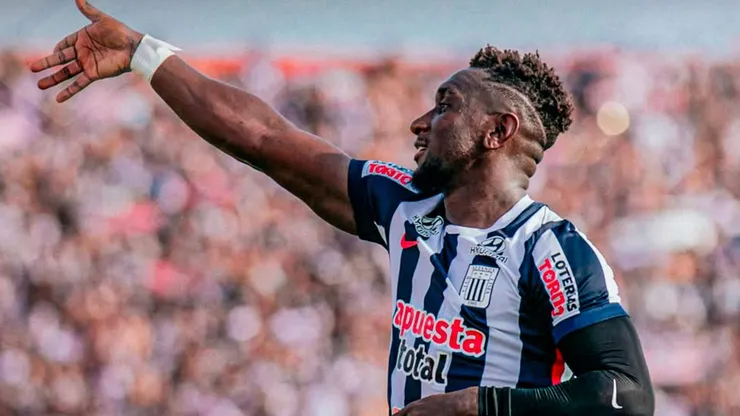 Eryc Castillo celebrando hoy ante Atlético Grau.