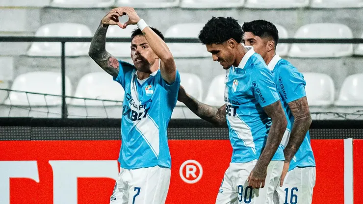 Santiago González celebrando el 1-0.