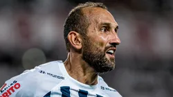 Hernán Barcos festejando un gol con Alianza Lima.