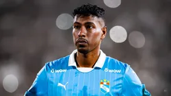 Miguel Araujo jugando con Sporting Cristal.