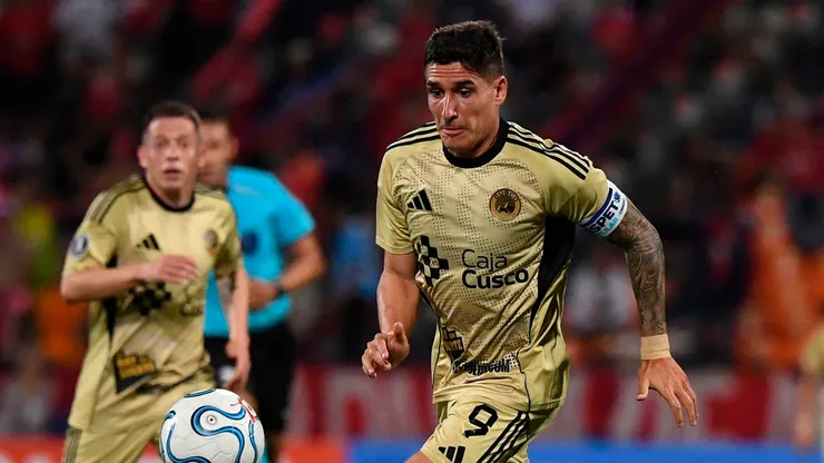 Facundo Callejo durante el partido entre DIM vs. Cusco por la fecha 3 del Grupo A de la Copa Libertadores.