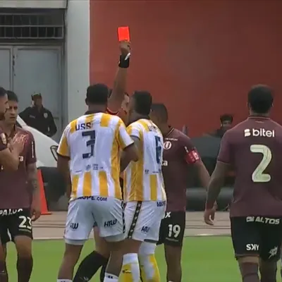 Esto le dijo Christian Cueva al árbitro para ser expulsado ante Universitario