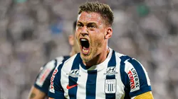 Federico Girotti festejando su primer gol con Alianza Lima.