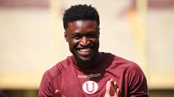 Sekou Gassama, delantero de Universitario, feliz tras cumplir 31 años.