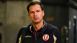 Jorge Araujo como entrenador interino de Universitario.