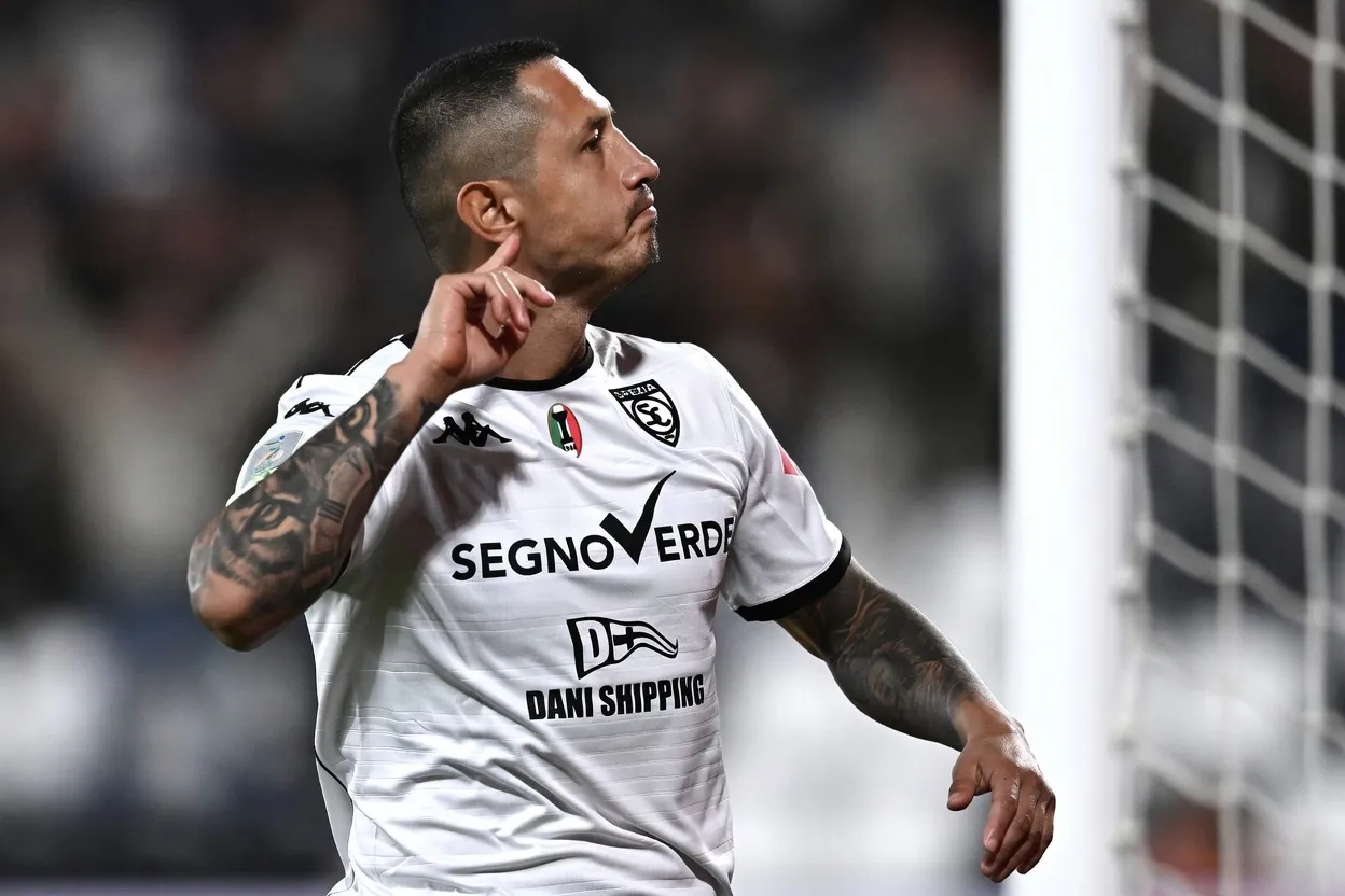 Gianluca Lapadula festejando un gol con Spezia. (Foto: Spezia Prensa)