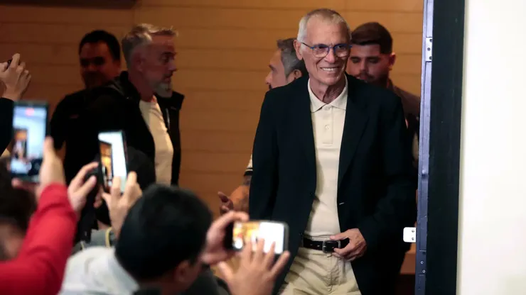 El estilo innovador de Héctor Cuper como técnico en Universitario.