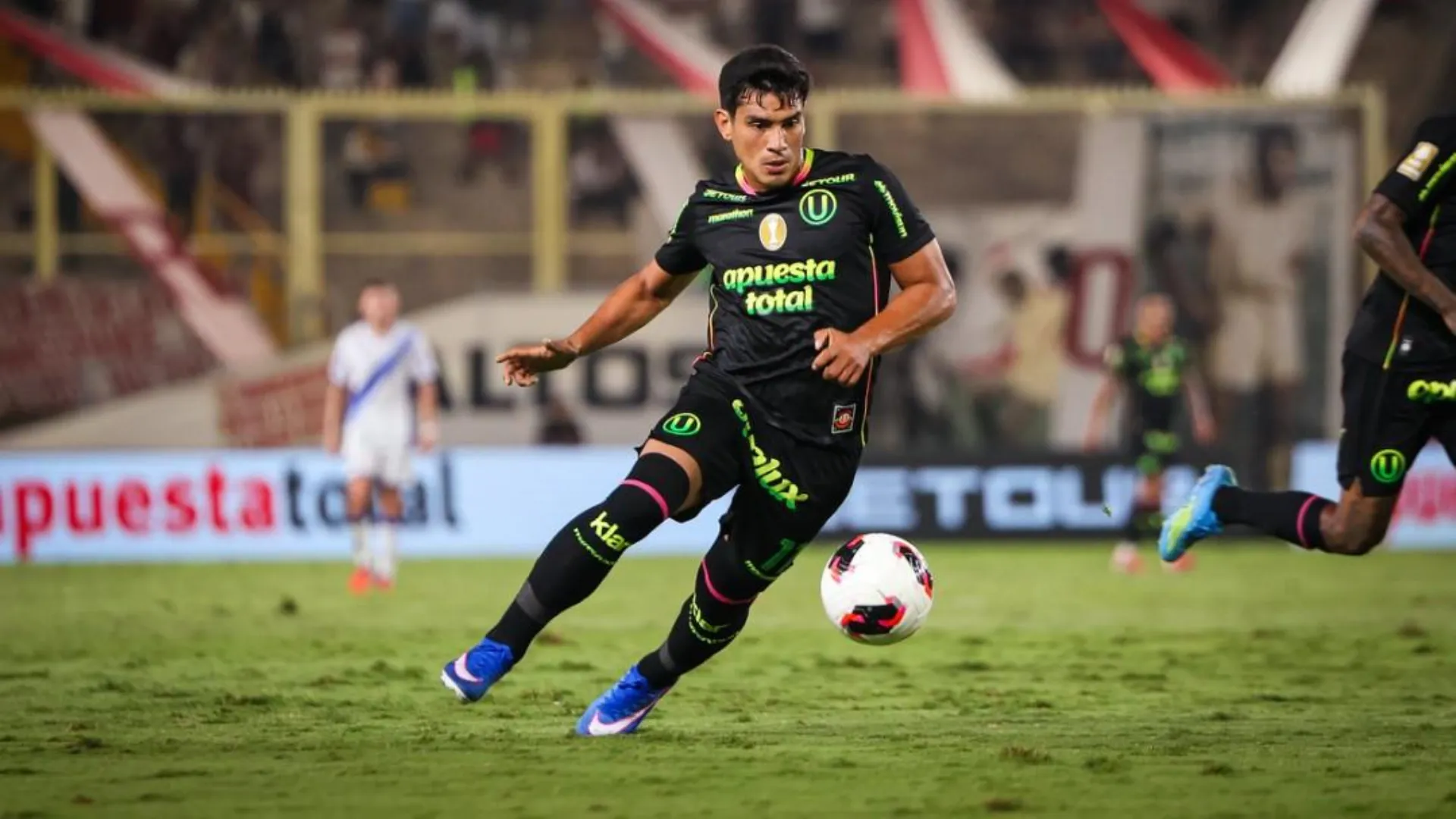 José Rivera en Universitario