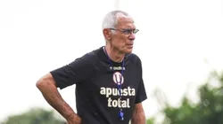 Héctor Cúper, actual DT de Universitario.