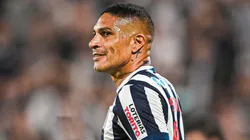 El delantero peruano Paolo Guerrero en un partido con Alianza Lima