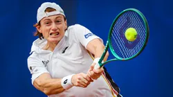 Ignacio Buse lleno de fuerza jugando ante Tommy Paul en la final del ATP 500 de Hamburgo.