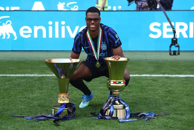 Denzel Dumfries campeón con el Inter Milán (Foto: Getty).
