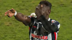Eryc Castillo celebrando.