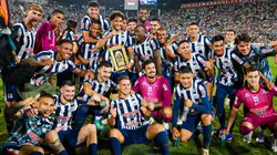 Alianza Lima festejando el título del Torneo Apertura 2026.