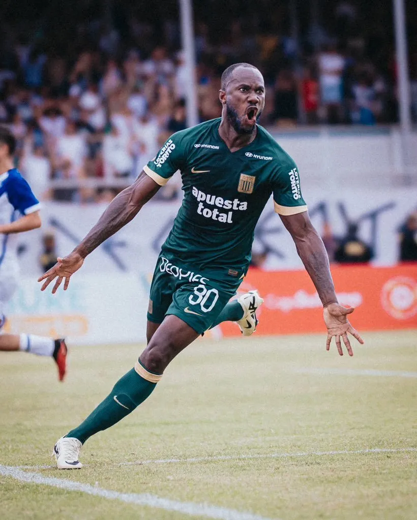Cecilio Waterman festejando uno de sus goles con Alianza Lima. (Foto: Liga 1)