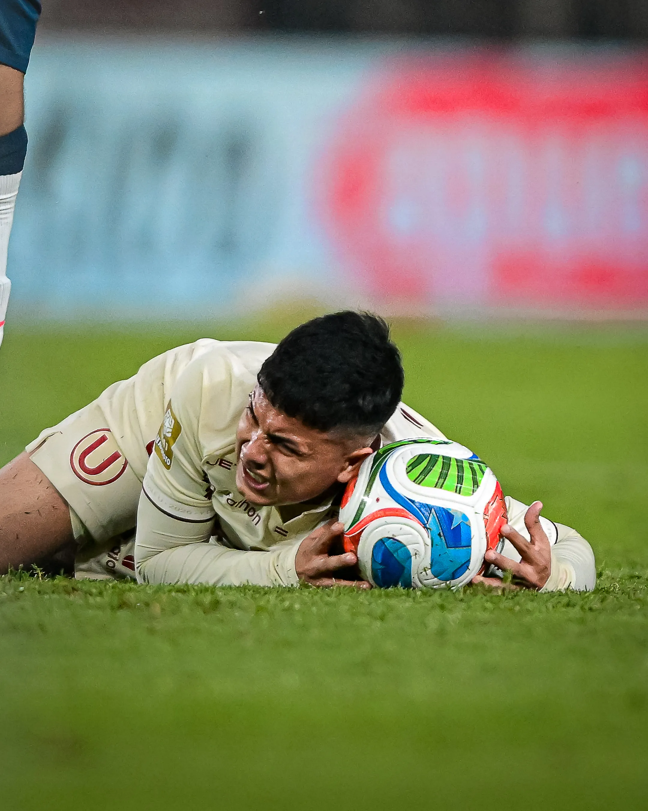 Jairo Concha dolido tras la eliminación de Universitario de la Copa Libertadores. (Foto: Gett Images)