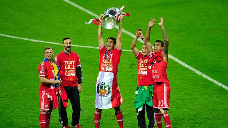 Quiénes son los futbolistas peruanos campeones de Champions League.
