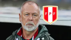 El técnico Mano Menezes en un partido con el escudo de la Selección Peruana.