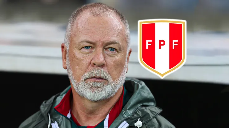 El técnico Mano Menezes en un partido con el escudo de la Selección Peruana.