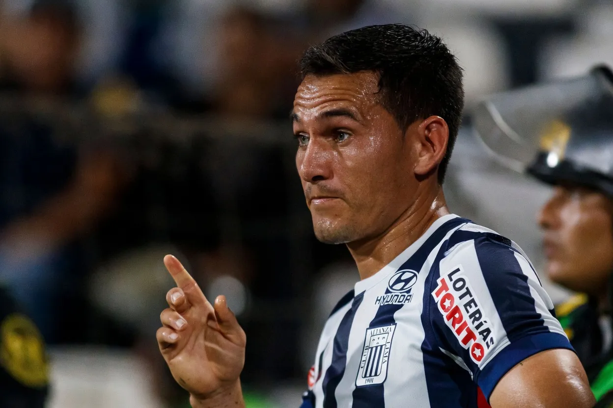 Jairo Vélez jugando un partido con Alianza Lima en Matute durante el Torneo Apertura 2026 de la Liga 1 de Perú. (Foto: Liga 1)