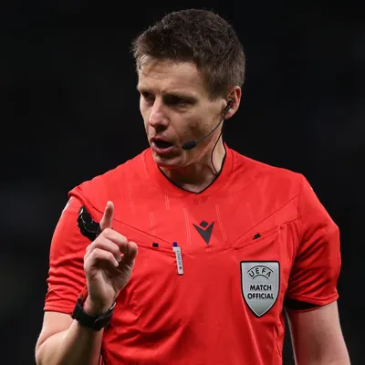 Quién es el árbitro de PSG vs Arsenal en la final de Champions League 2025-26