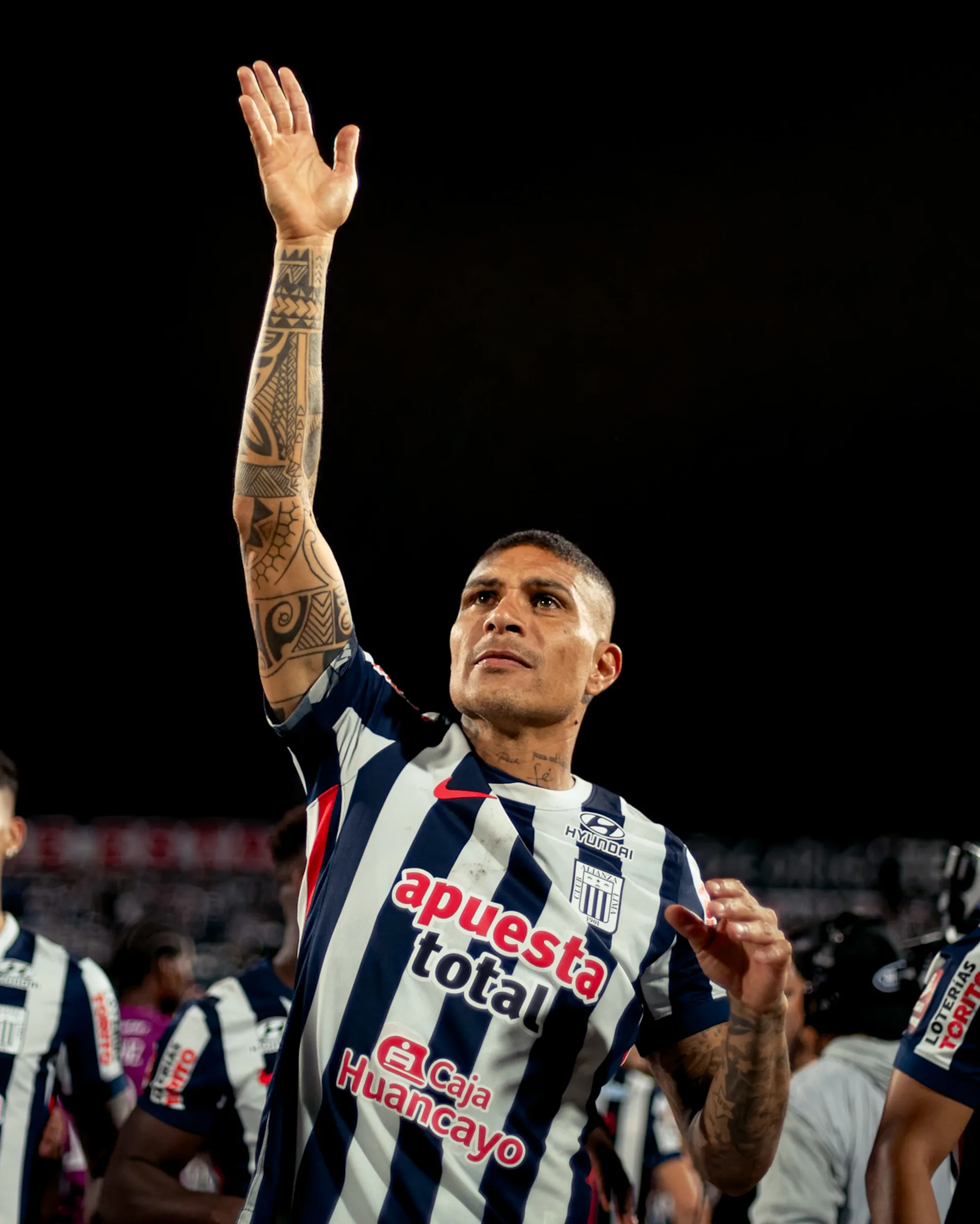 Paolo Guerrero celebrando el título de Alianza Lima. (Foto: Liga 1)