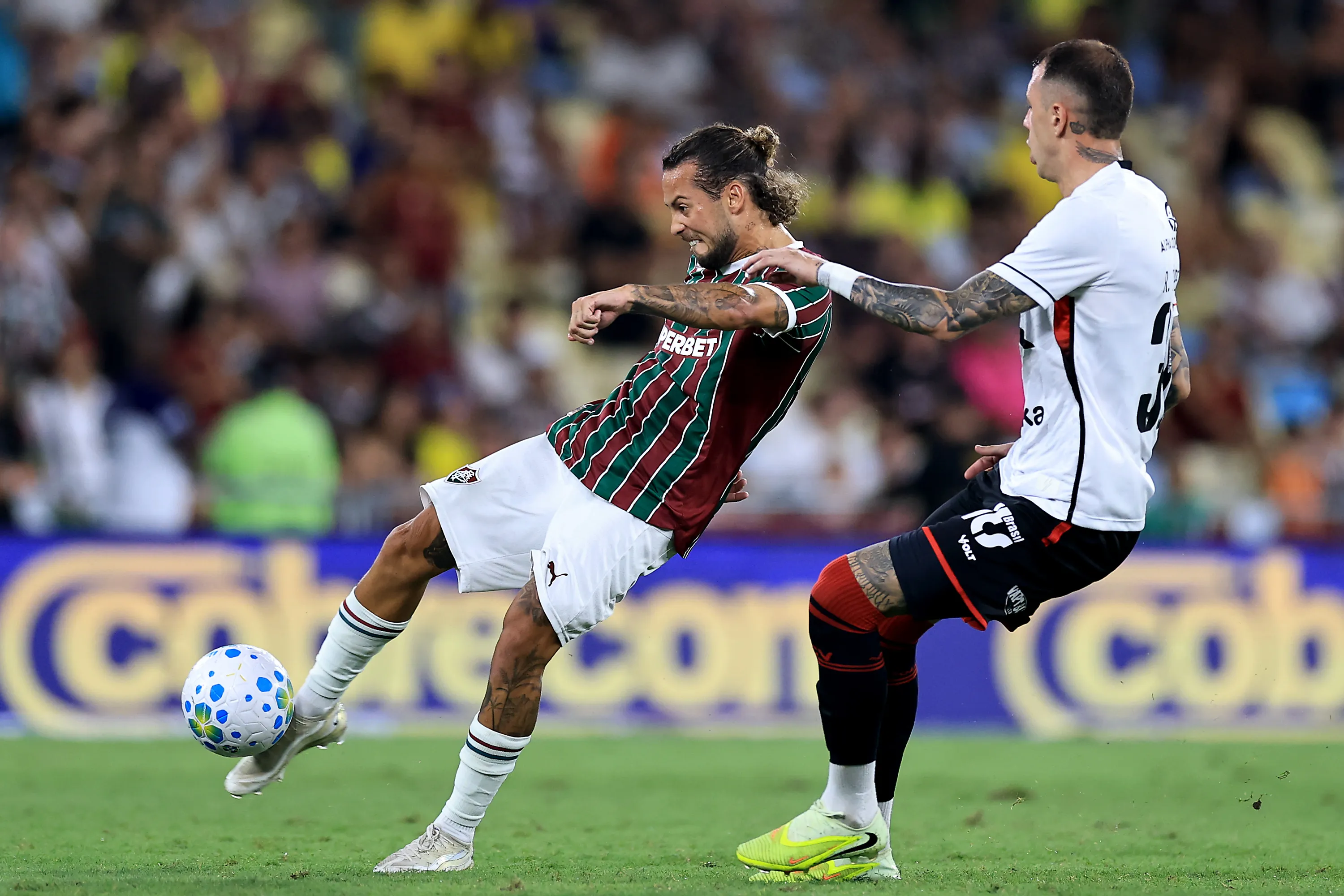 Renzo López contra el Fluminense (Foto: Getty).