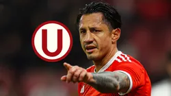 Gianluca Lapadula y el escudo de Universitario.
