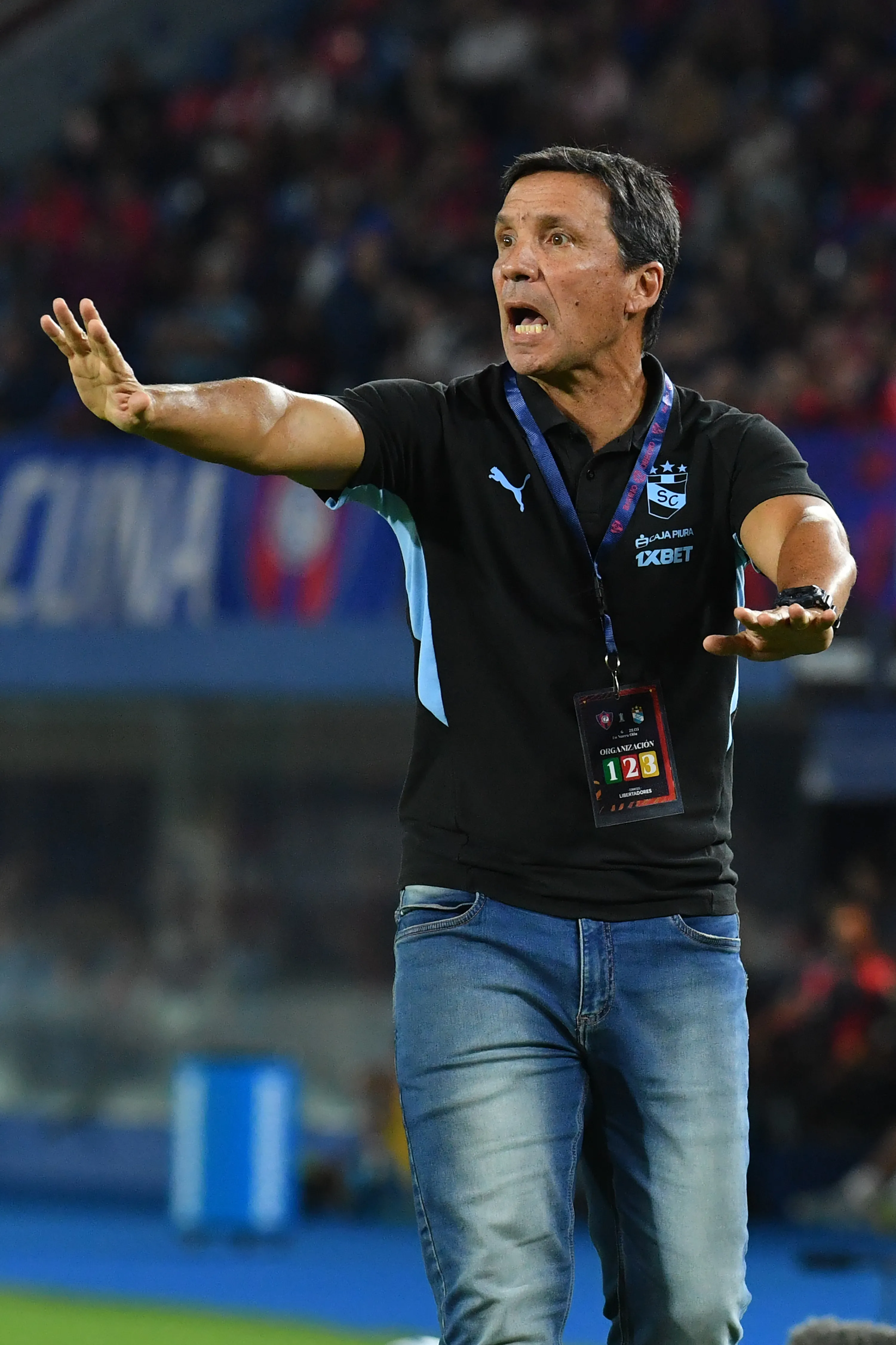 El técnico Zé Ricardo durante el partido entre Sporting Cristal vs. Cerro Porteño en Paraguay y por la Copa Libertadores. (Foto: Getty Images)