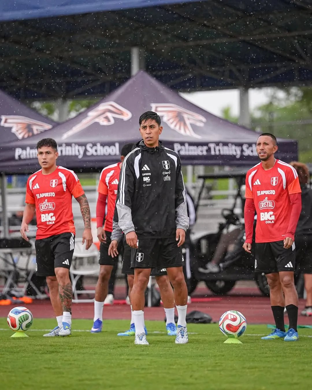 Adrián Quiroz entrenando con la Bicolor previo a los partidos ante Haití y España. (Foto: Selección Peruana)