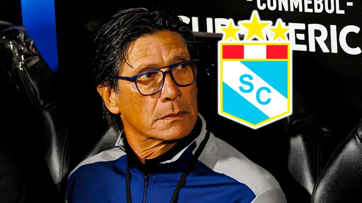 El técnico Ángel Comizzo y el escudo de Sporting Cristal.