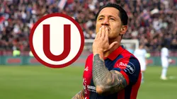 Gianluca Lapadula y el escudo oficial de Universitario.
