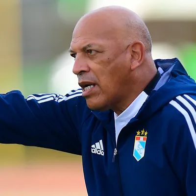 Mosquera hará cuatro fichajes para Cristal