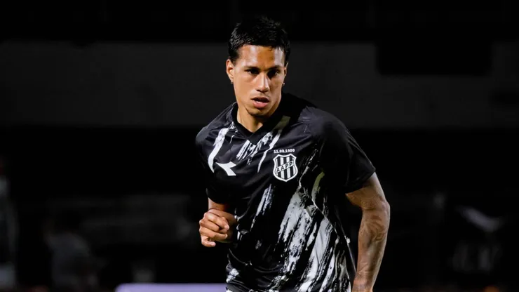 Rodrigo Saravia queda libre de Ponte Preta, pero volverá a Uruguay.