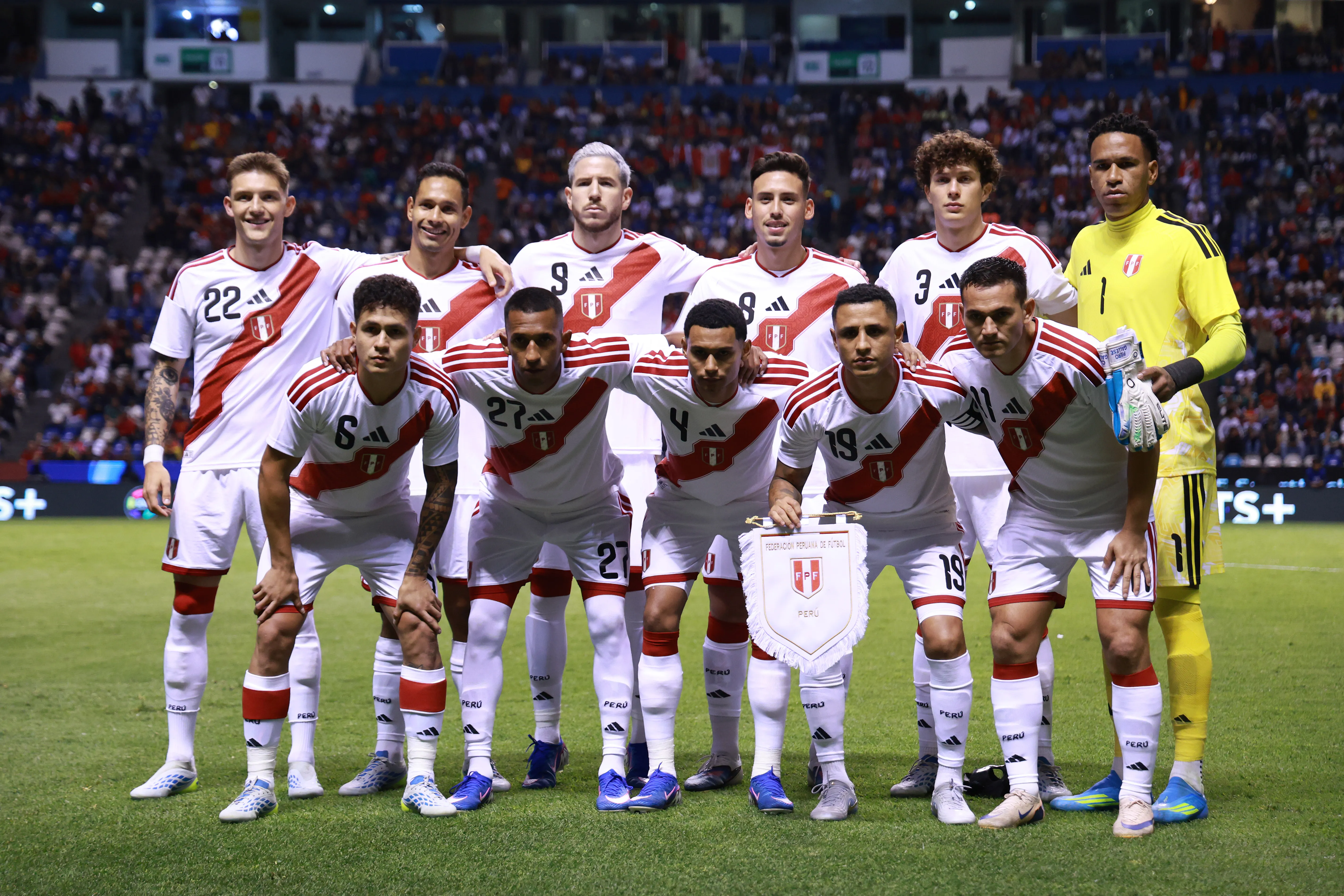 La Selección Peruana en la foto oficial durante el partido amistoso ante la Selección de España previo al Mundial 2026. (Foto: Getty Images)