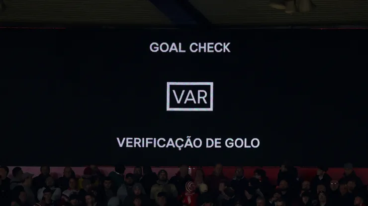 El VAR puede intervenir para verificar un gol.
