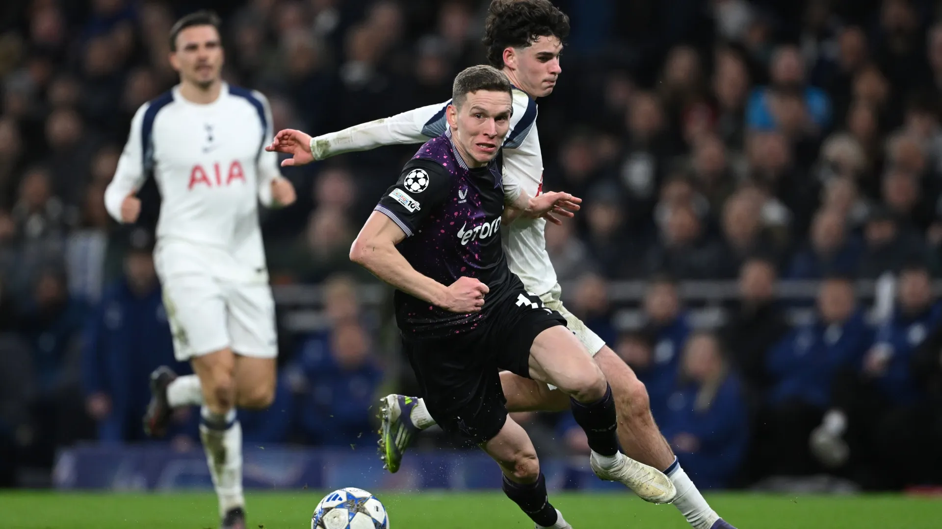 Provod, jugando Champions League con Slavia Praga ante Tottenham (Getty Images).